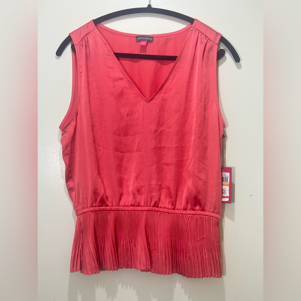 Vince Camuto NWT Pink Sleeveless V-neck Blouse, Pleated Hem, Size Small